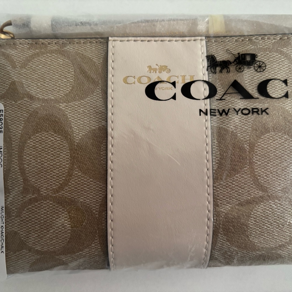 NWT Coach Wristlet